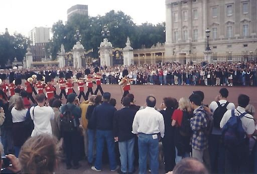 Recambio de guardia en Buckingham: una experiencia turística única